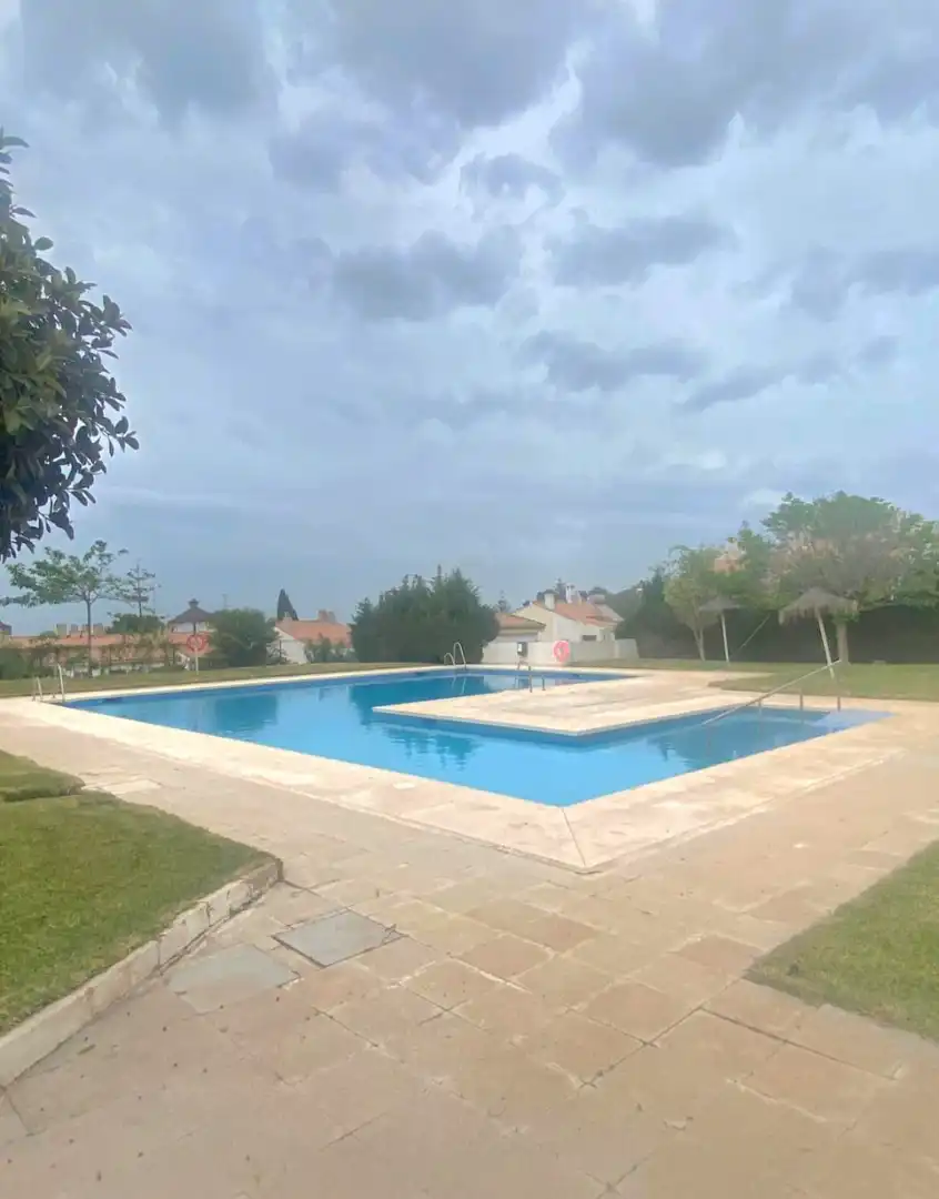 Piscina de Casa adosada en venda en Alhaurín de la Torre amb Aire condicionat, Terrassa i Traster