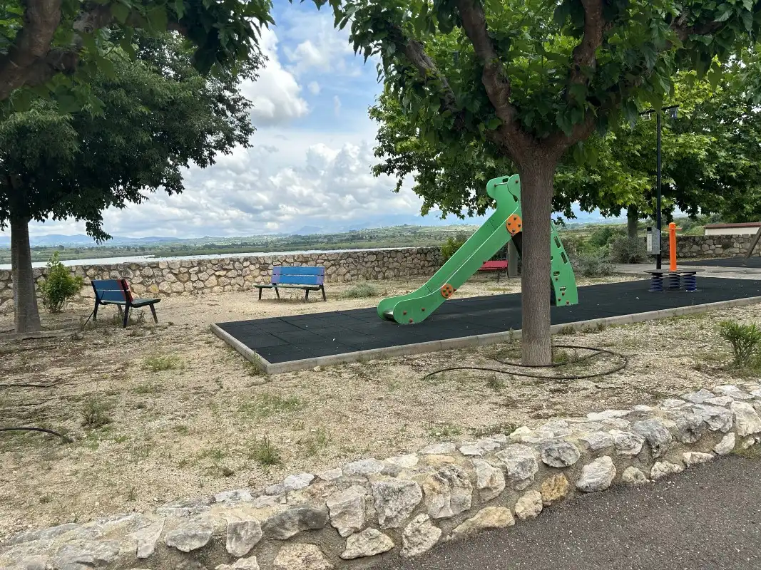Aparcament de Casa o xalet en venda en Sempere amb Aire condicionat, Jardí privat i Terrassa