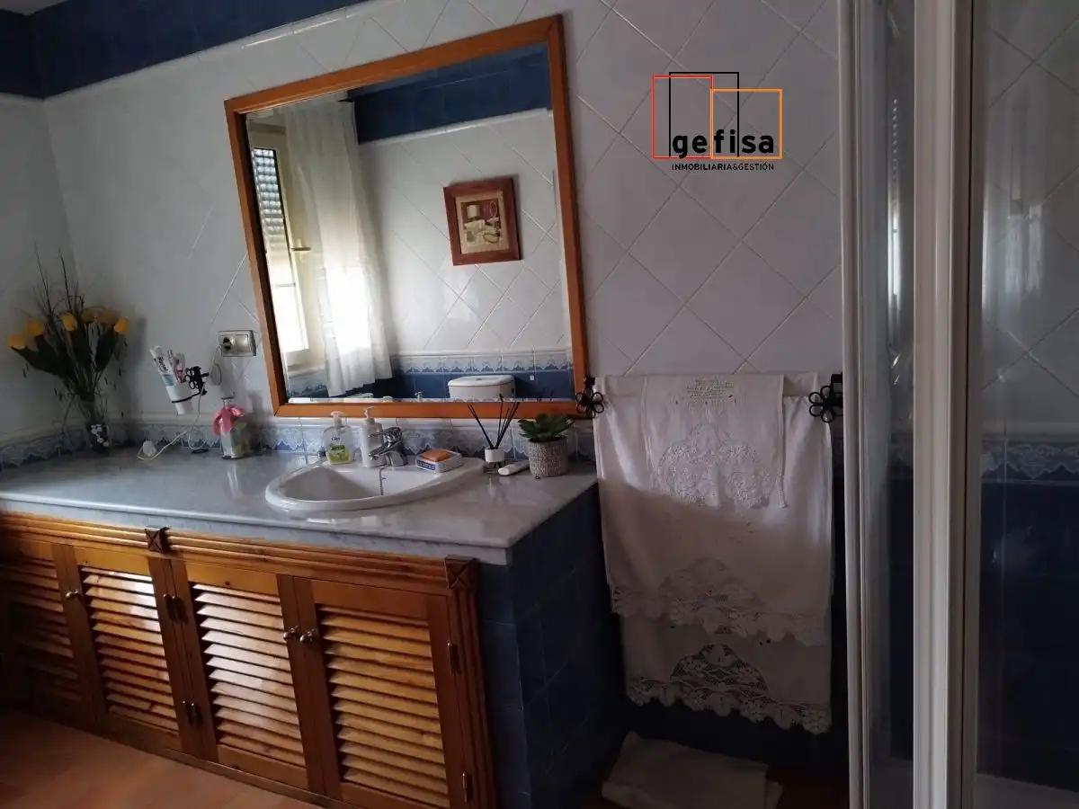 Baño de Casa o chalet en venta en Valdepeñas con Calefacción, Trastero y Piscina