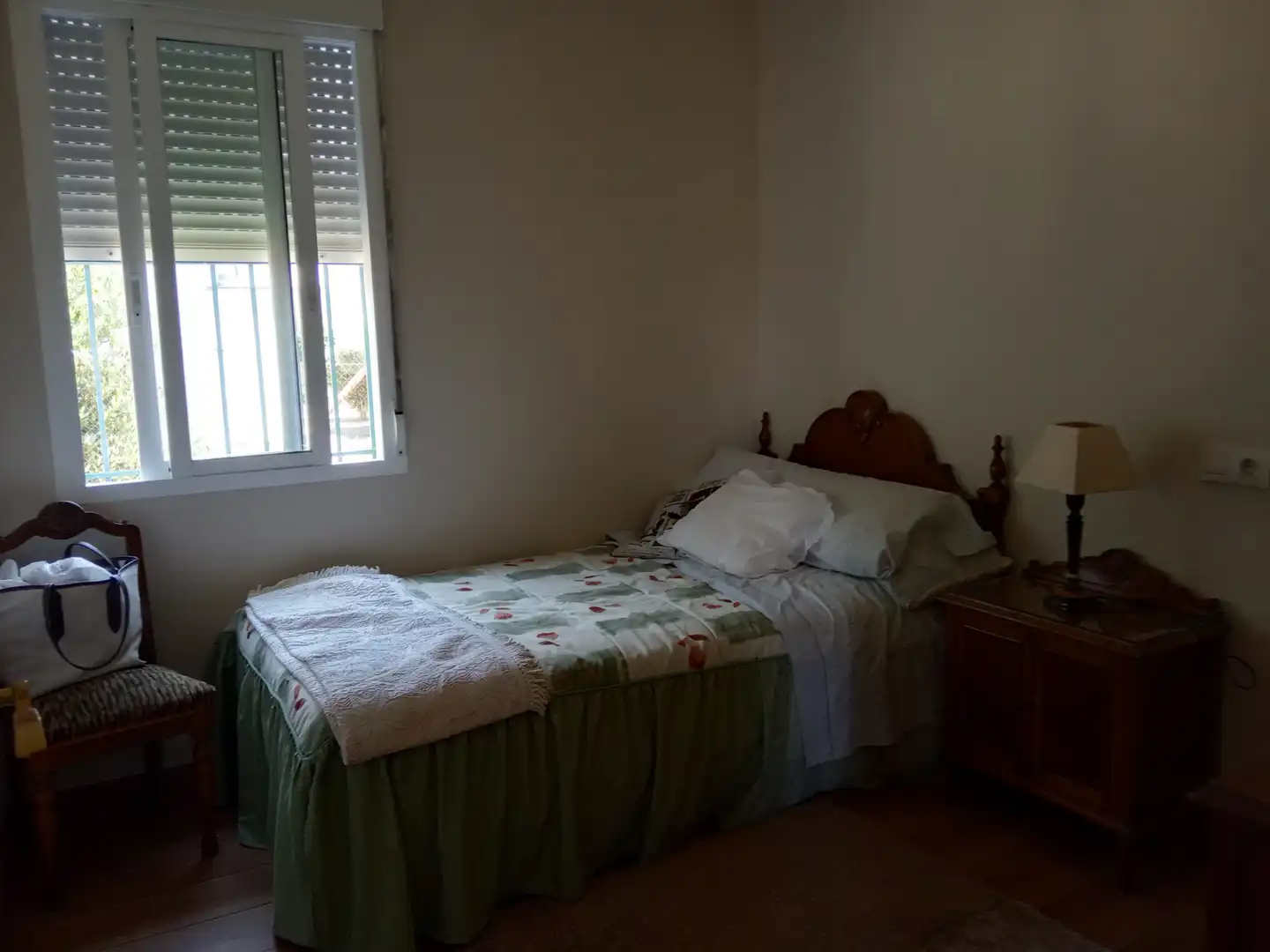 Habitación de Casa adosada de alquiler en Ourense Capital  con Terraza, Trastero y Amueblado