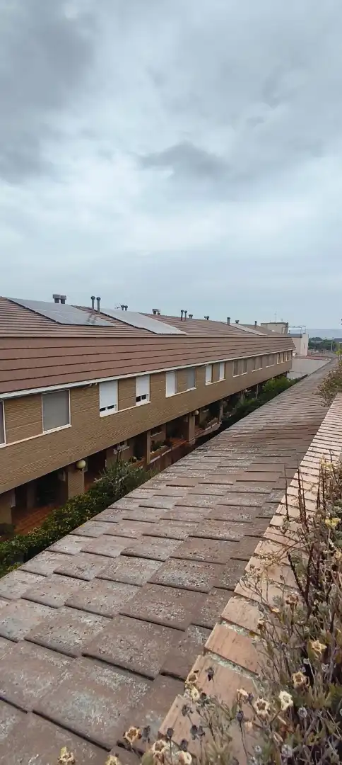 Vista exterior de Casa adosada en venda en Zaragoza amb Aire condicionat, Calefacció i Jardí privat