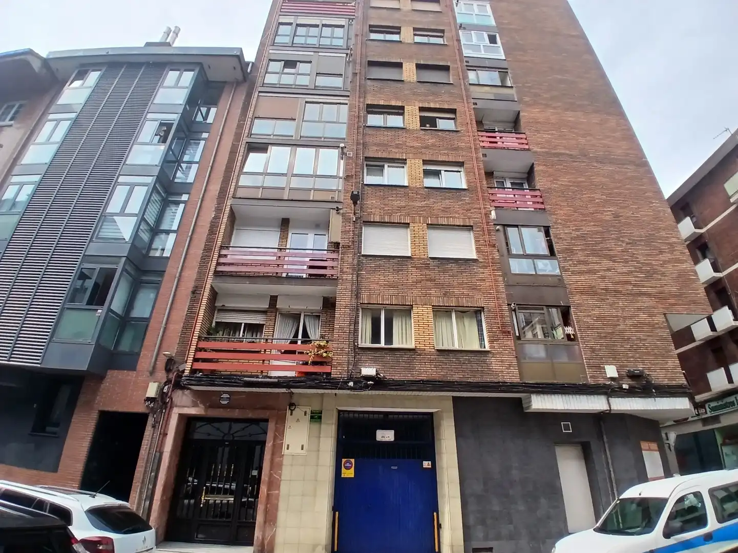 Vista exterior de Piso de alquiler en Gijón  con Calefacción, Parquet y Amueblado