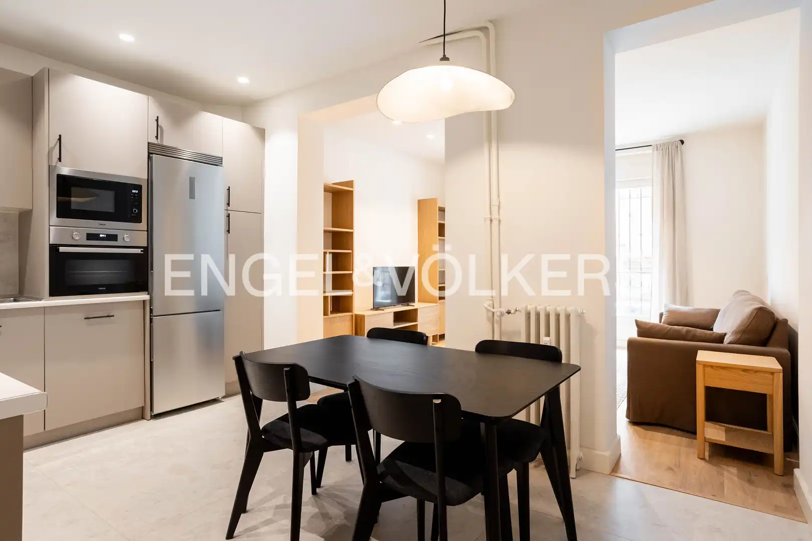Menjador de Apartament de lloguer en Madrid amb Aire condicionat i Calefacció