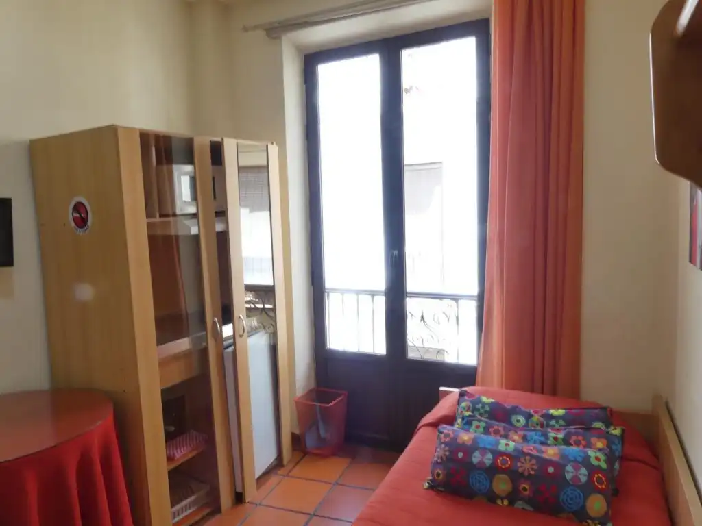 Study for rent in Calle Capuchinas, 8, Centro - Sagrario