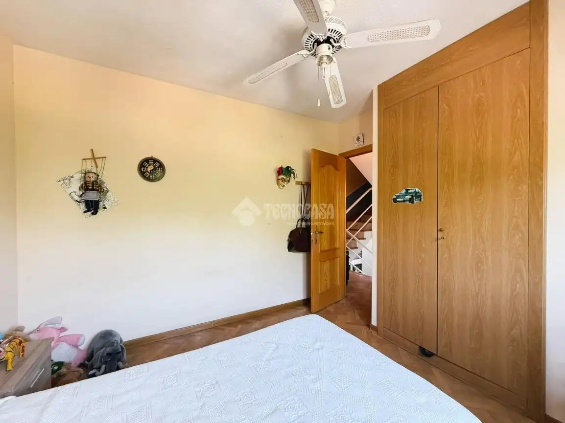 Habitación de Casa adosada en venta en Móstoles