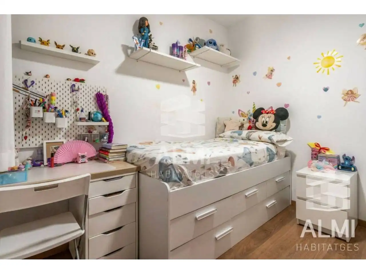 Schlafzimmer von Wohnung zum Verkauf in Barcelona mit Klimaanlage, Parkett und Terrasse