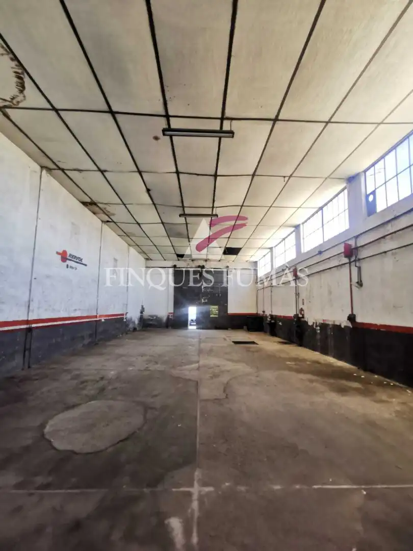 Nau industrial de lloguer en Cervera