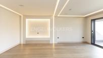 Living room of Apartment for sale in Alcobendas  with Air Conditioner, Heating and Terrace