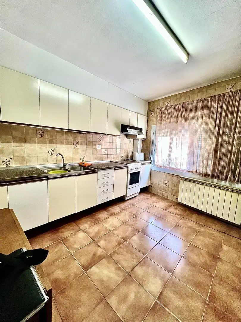 Cuina de Casa o xalet en venda en Riba-roja d'Ebre amb Aire condicionat, Calefacció i Terrassa