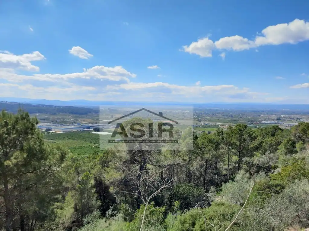 Wohnbaugrundstück zum Verkauf in Casc Urbà