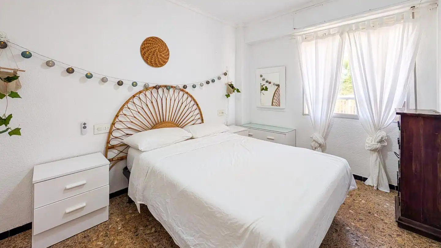 Habitación de Piso en venta en Santa Pola con Terraza, Trastero y Amueblado