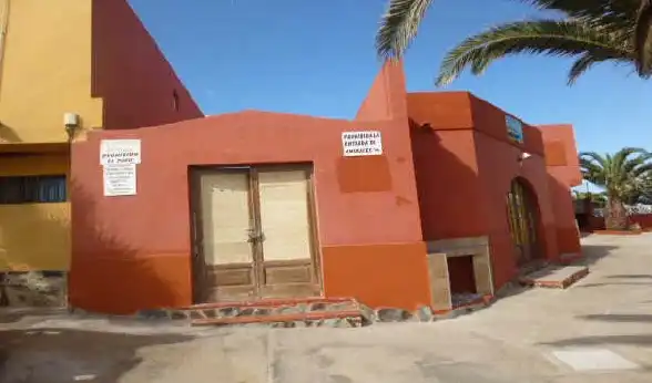 Vista exterior de Local en venta en Antigua