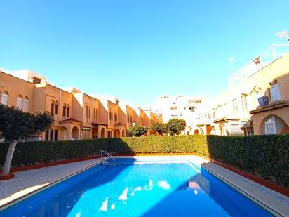 Piscina de Casa o xalet en venda en Torrevieja amb Aire condicionat, Terrassa i Piscina