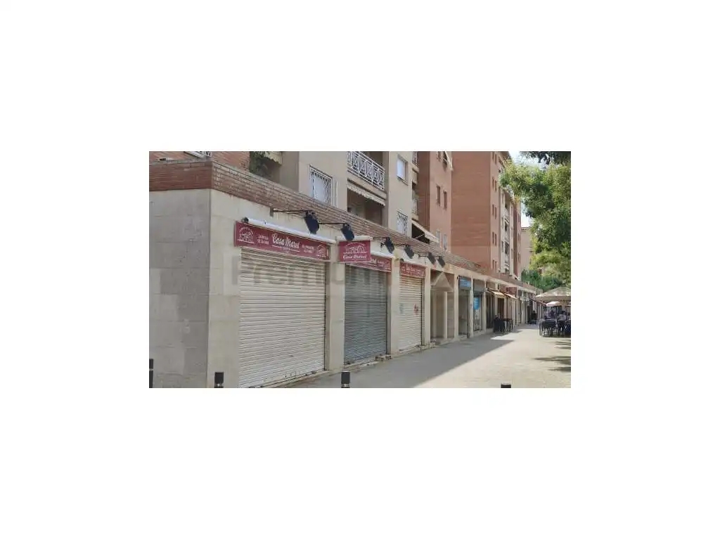 Gewerbefläche zum Verkauf in Avinguda de la Riera de Sant Llorenç, imagen 2