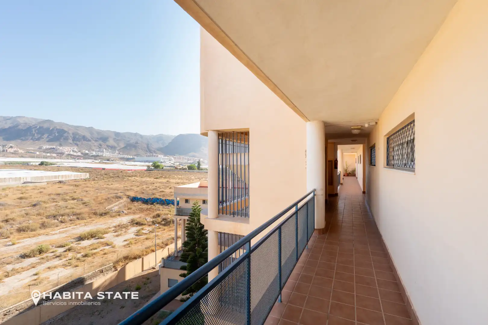 Vista exterior de Piso en venta en Roquetas de Mar con Aire acondicionado, Amueblado y Balcón