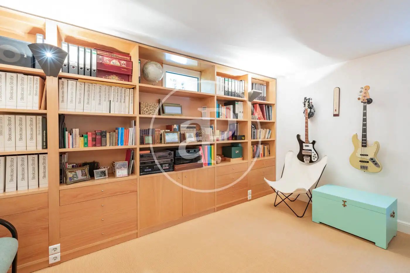 Living room of Houses for sale in Madrid  with Air Conditioner, Heating and Private garden