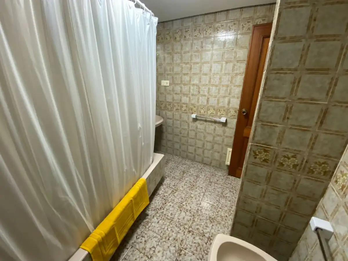 Badezimmer von Wohnung zur Miete in Palencia mit Klimaanlage, Heizung und Möbliert