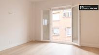 Bedroom of Flat to rent in  Madrid Capital  with Air Conditioner and Balcony