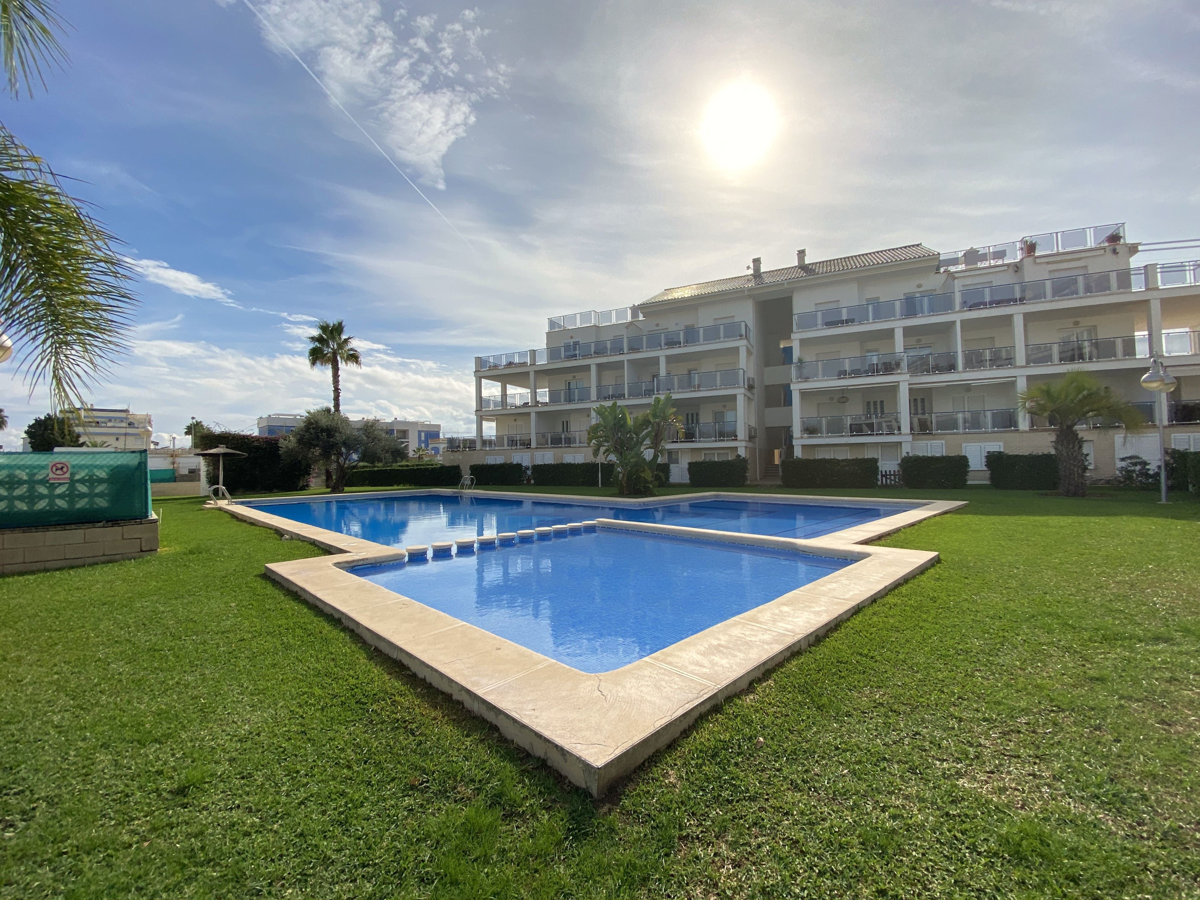 Piscina de Piso en venta en Oliva con Terraza, Amueblado y Piscina comunitaria