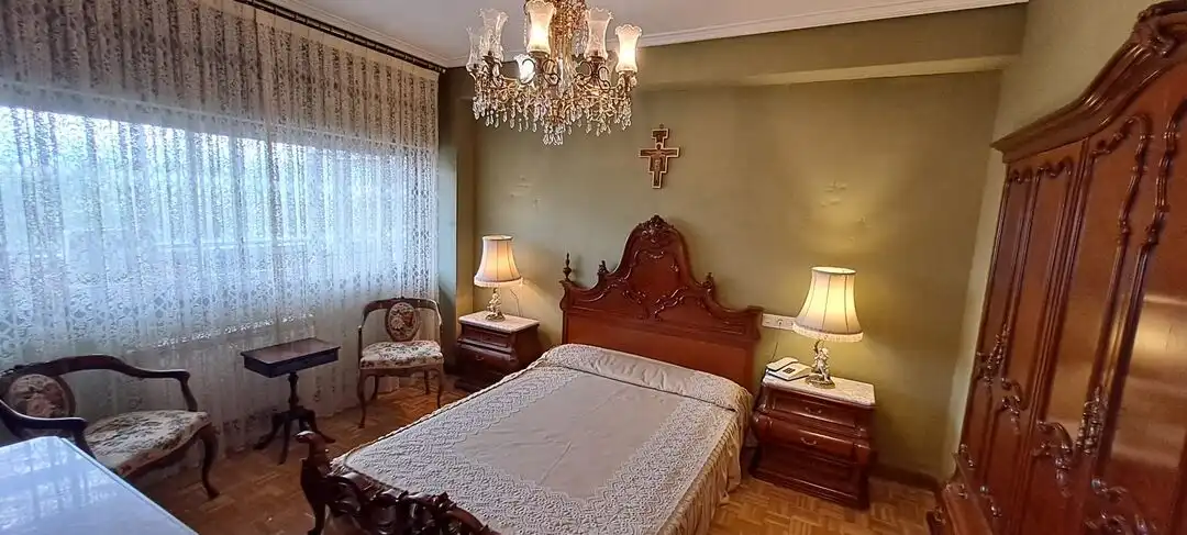 Schlafzimmer von Wohnung zum Verkauf in Vitoria - Gasteiz mit Heizung und Abstellraum