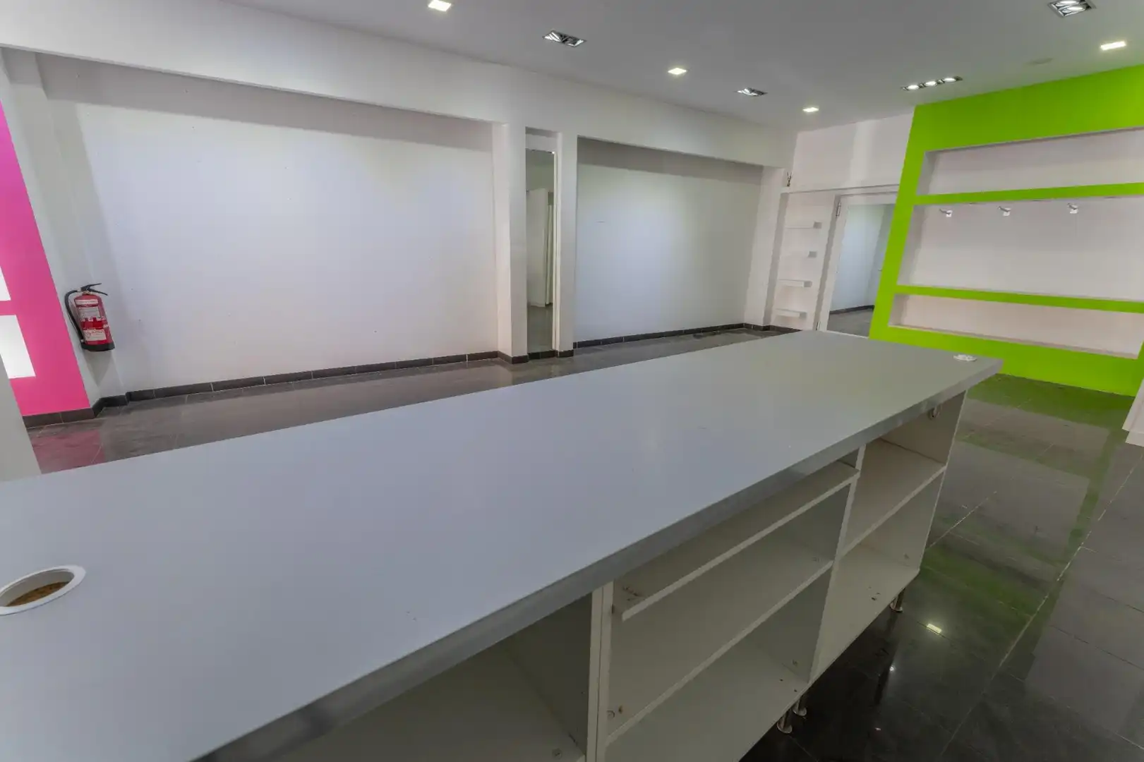Local de alquiler en Elche / Elx con Aire acondicionado