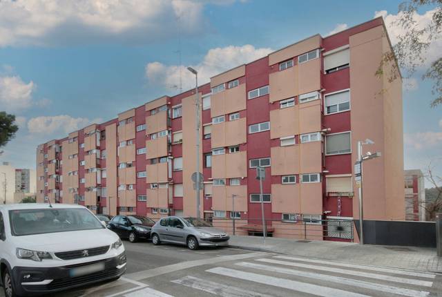 Piso en Venta en Av Rasos de Peguera en Ciutat Meridiana