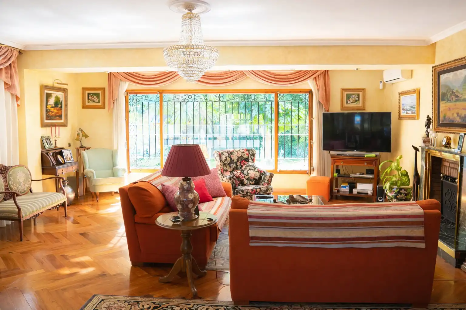Sala de estar de Casa o chalet en venta en Aranjuez con Aire acondicionado, Calefacción y Jardín privado