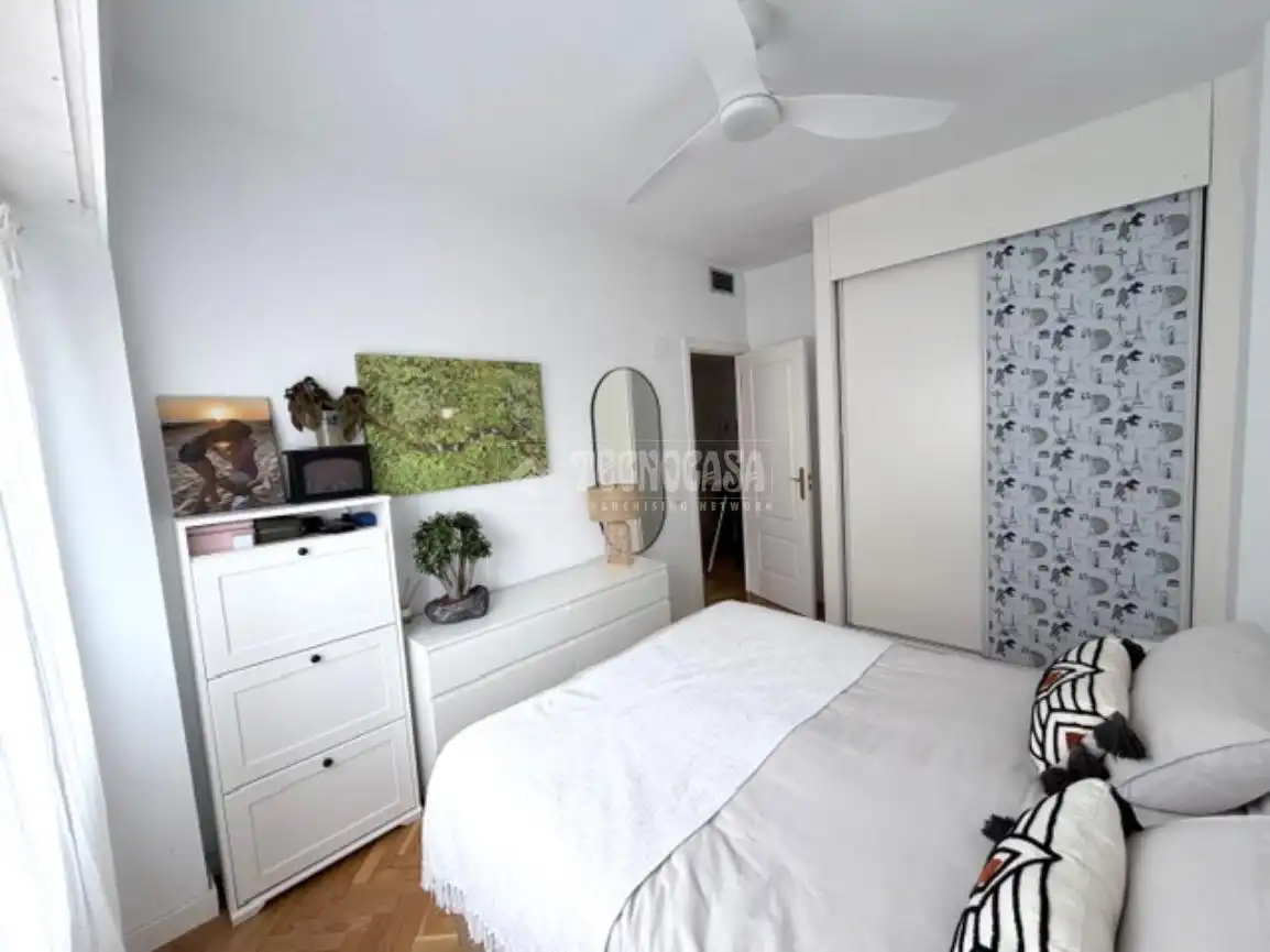 Habitación de Piso en venta en Madrid con Calefacción, Parquet y Piscina comunitaria