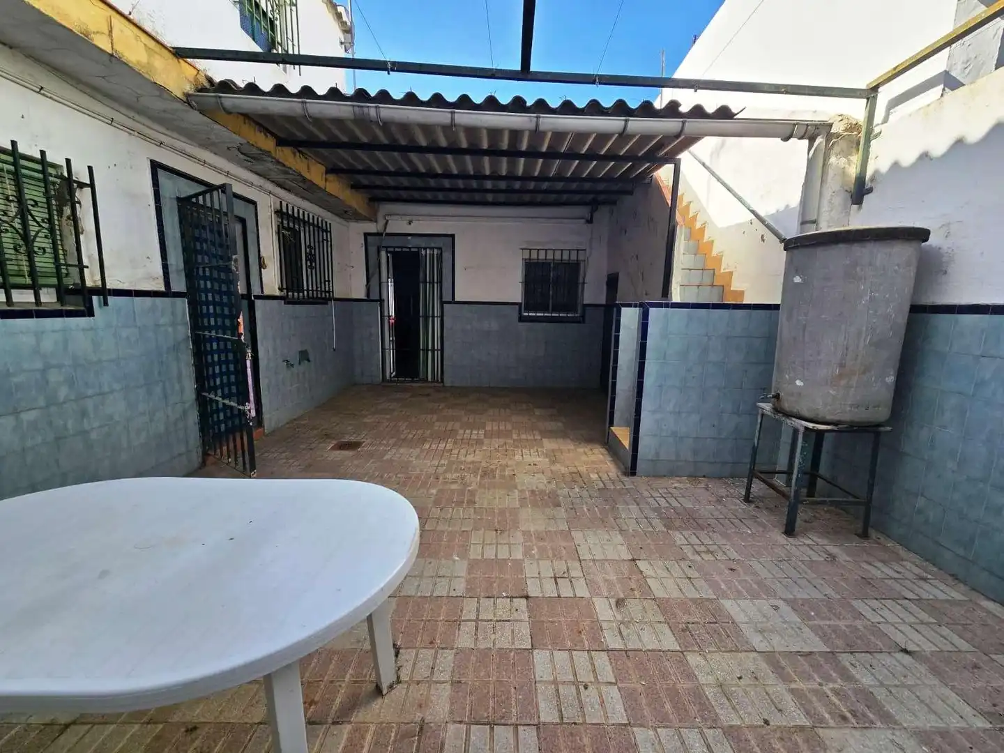 Houses for sale in Gines  with Air Conditioner, Terrace and Storage room