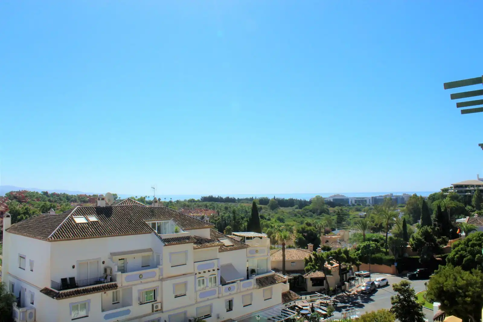 Exterior view of Flat for sale in Marbella  with Air Conditioner, Terrace and Storage room