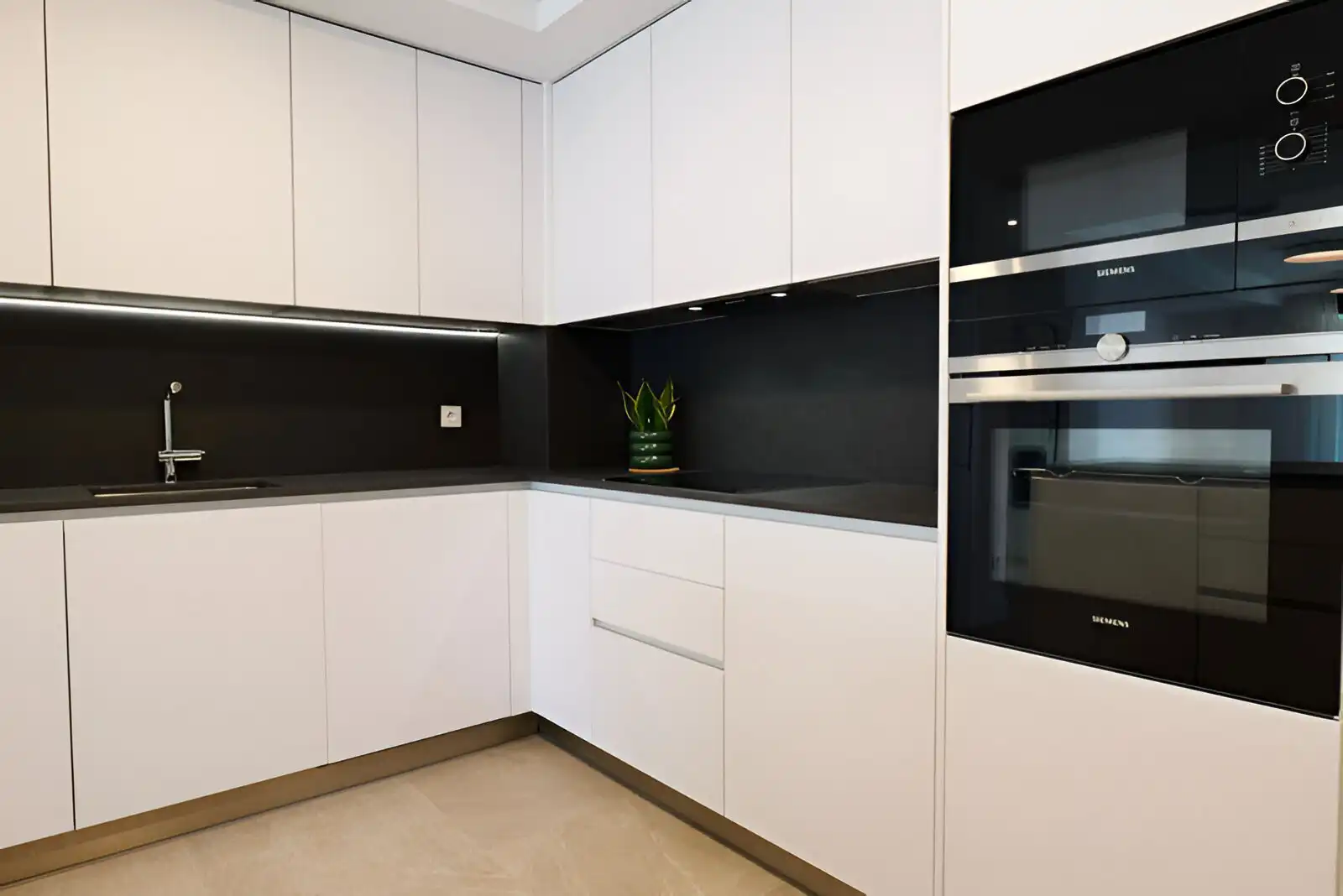 Apartamento con piscina en venta en Estepona Pueblo, imagen 18