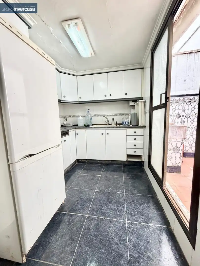 Küche von Erdgeschoss zum Verkauf in Quart de Poblet mit Terrasse