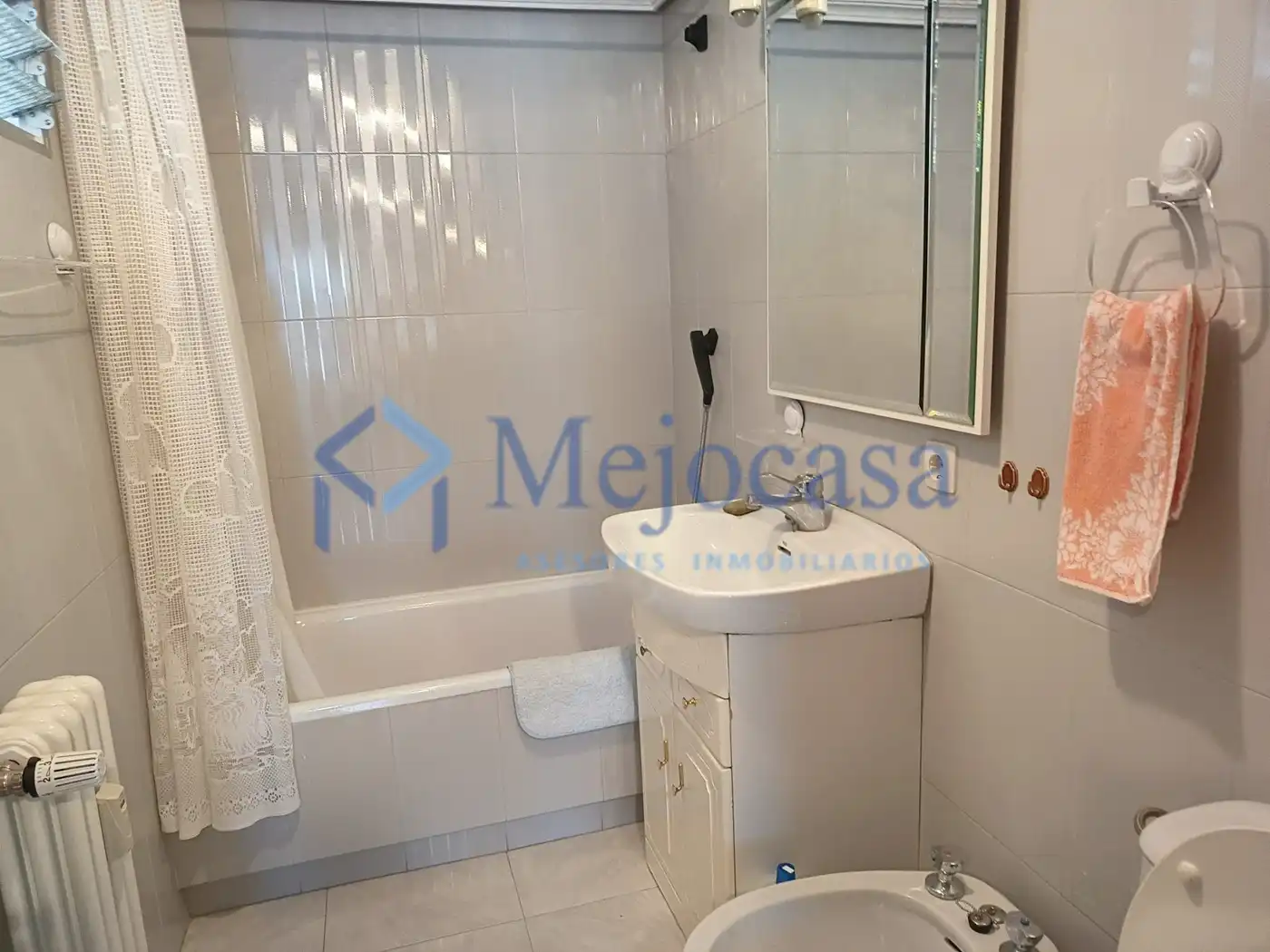 Baño de Piso en venta en Madrid con Calefacción, Jardín privado y Terraza