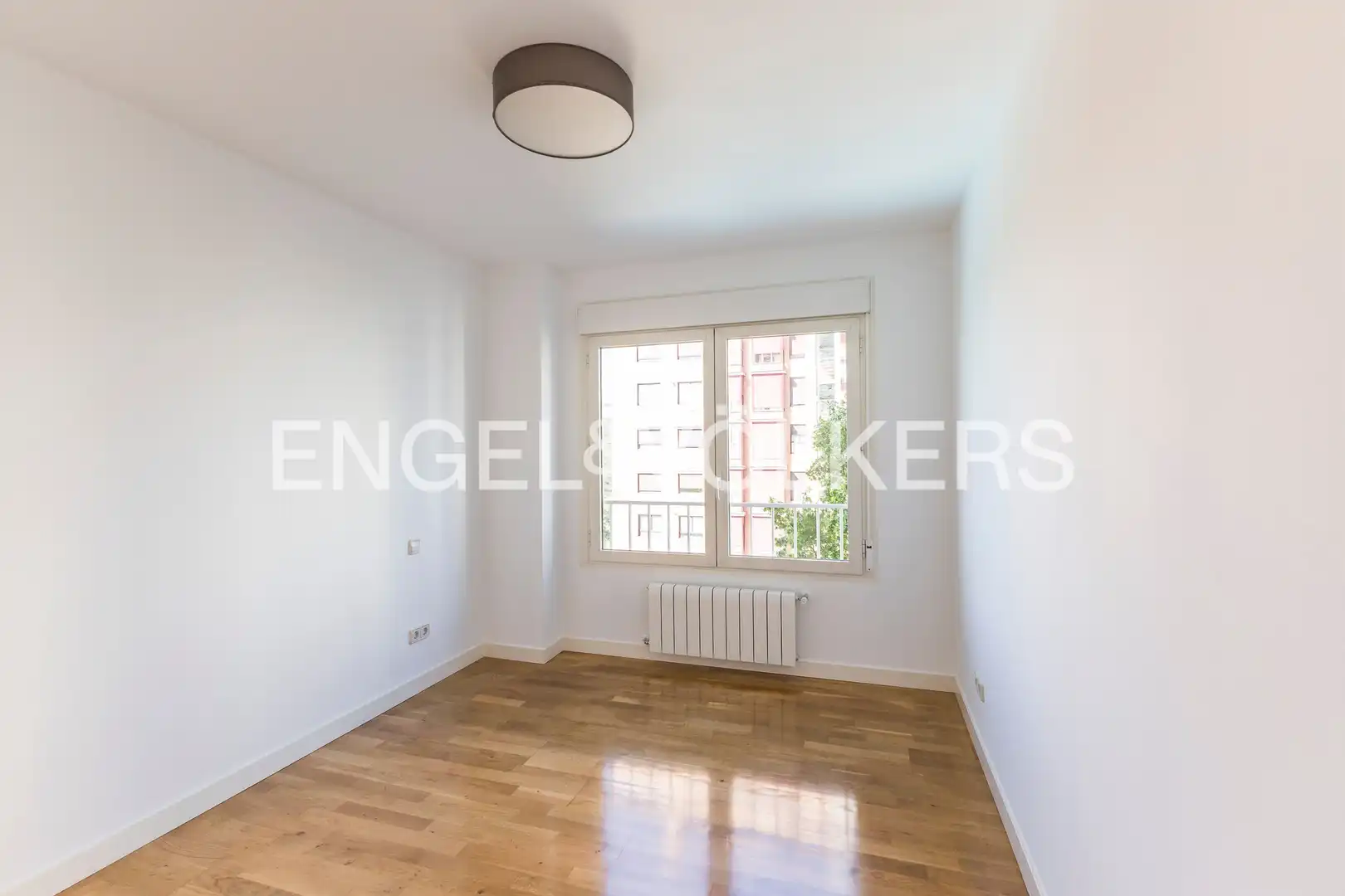 Schlafzimmer von Wohnung zur Miete in Madrid mit Klimaanlage, Heizung und Schwimmbad