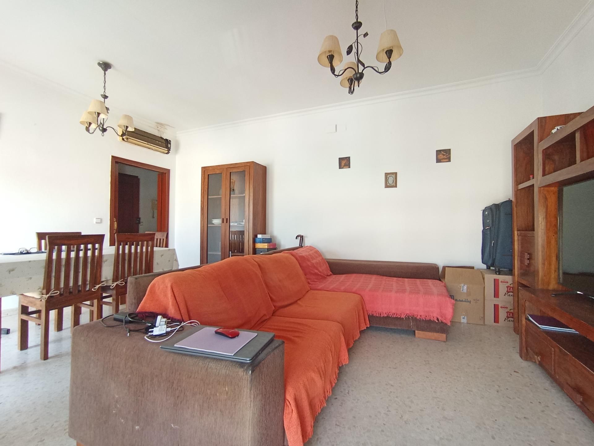 Sala d'estar de Casa o xalet en venda en Dos Hermanas amb Aire condicionat, Terrassa i Traster