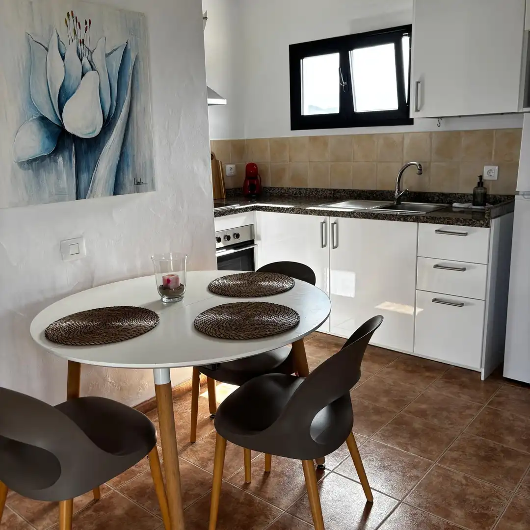 Cocina de Casa o chalet de alquiler en La Oliva con Jardín privado, Terraza y Amueblado