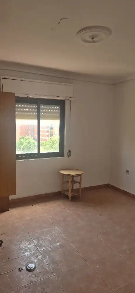 Dormitori de Pis en venda en Albacete amb Balcó
