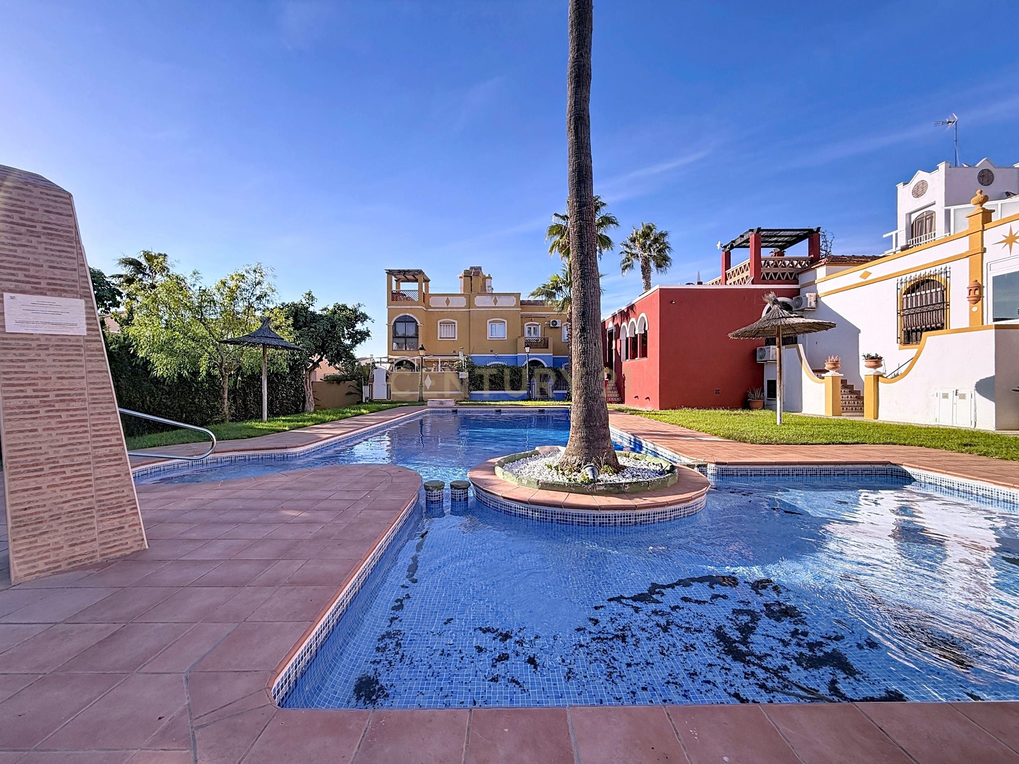 Swimming pool of Planta baja for sale in Torrevieja  with Oven, Washing machine and Microwave