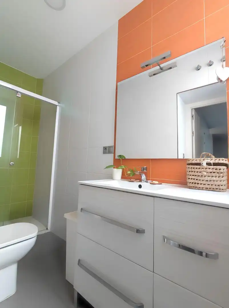 Baño de Piso en venta en Cádiz con Aire acondicionado, Trastero y Amueblado