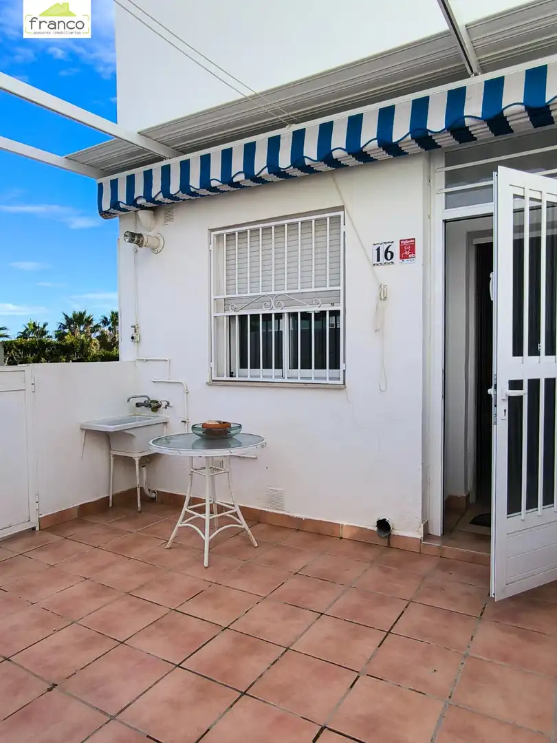 Terrasse von Einfamilien-Reihenhaus zur Miete in Mojácar mit Privatgarten, Terrasse und Abstellraum