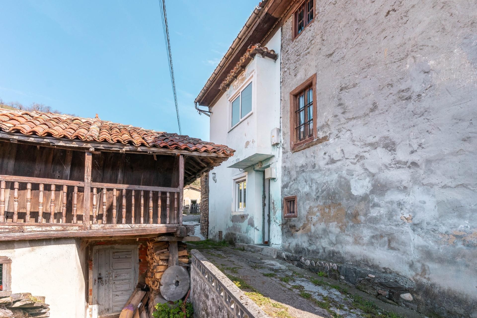 Exterior view of House or chalet for sale in Aller  with Private garden and Storage room
