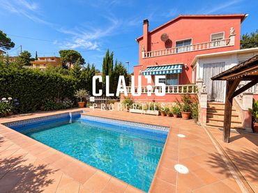 Casa con balcone in vendita a Lloret Verd - Els Pinars