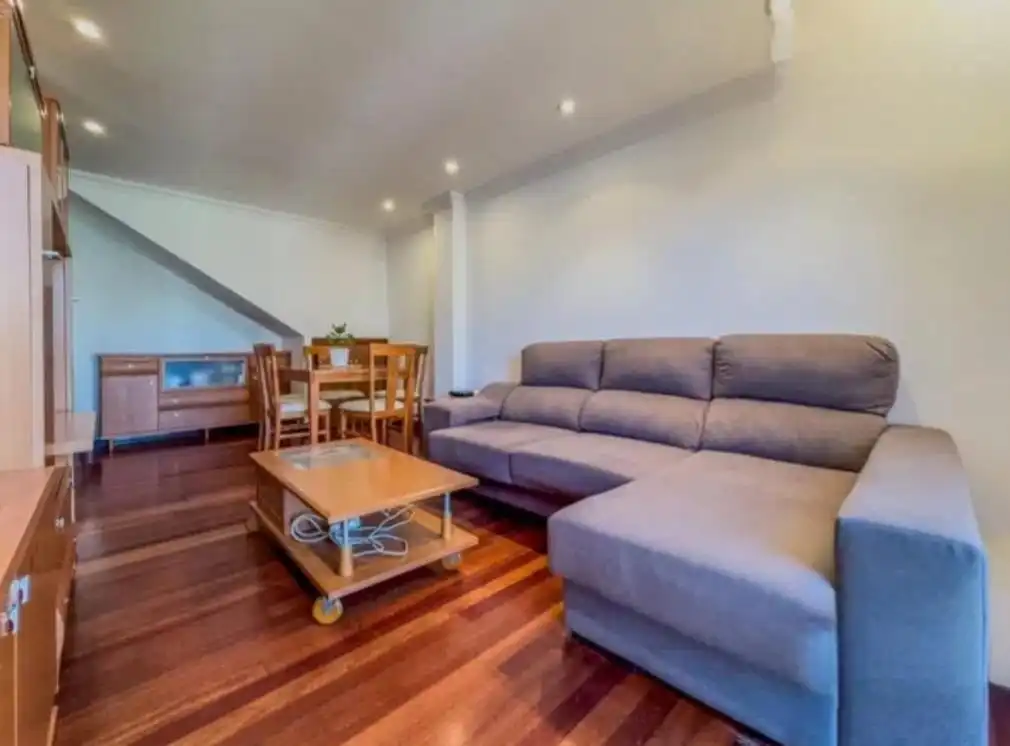 Maisonette zum Verkauf in Calle de la Gloria, Alisal - San Román