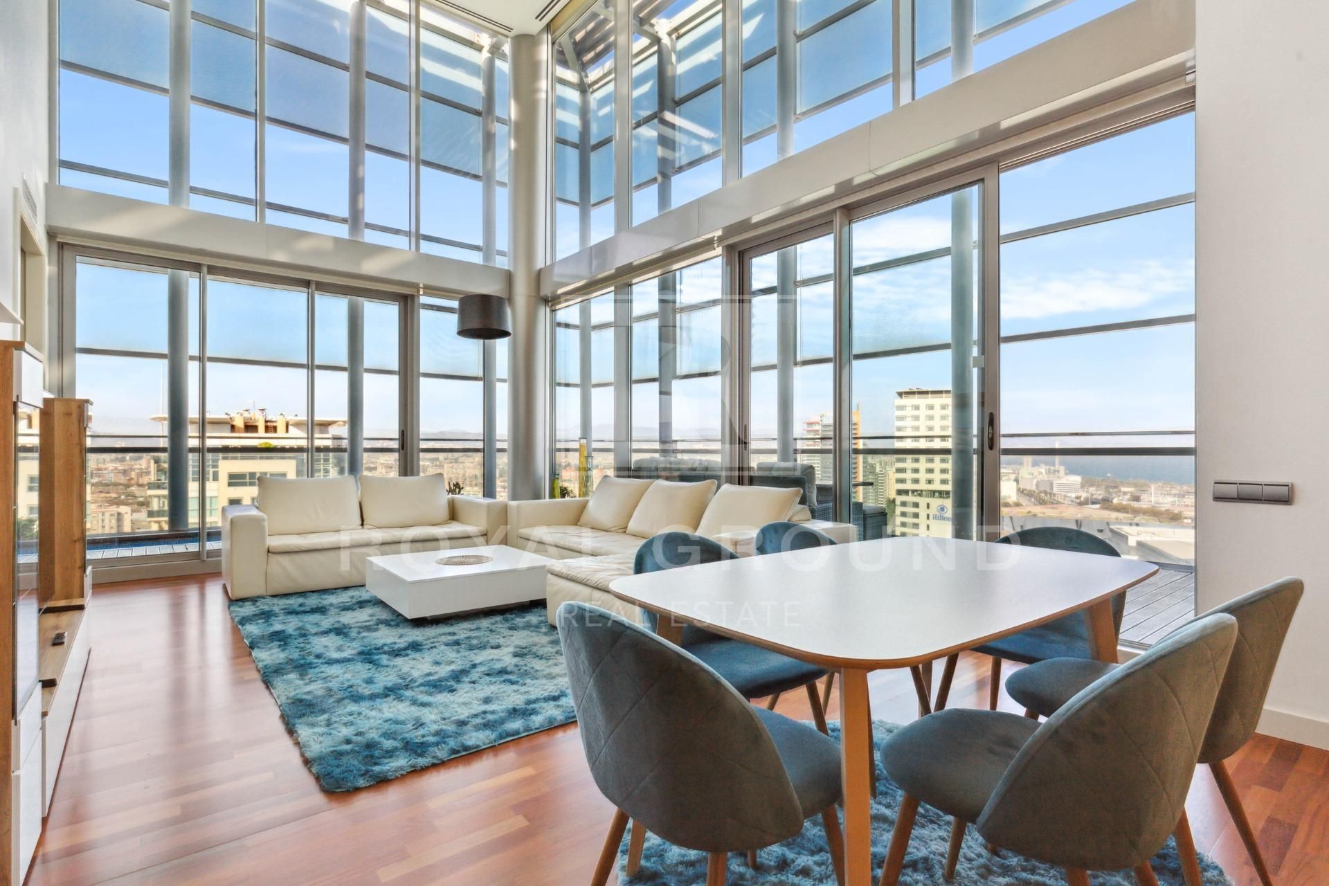 Living room of Attic to rent in  Barcelona Capital  with Air Conditioner, Private garden and Terrace