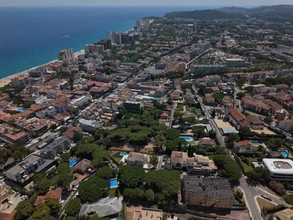 Vista exterior de Casa o xalet en venda en Castell d'Aro, Platja d'Aro i s'Agaró amb Aire condicionat, Calefacció i Jardí privat