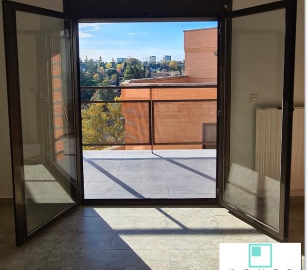 Foto 1 de Piso en venta en Calle de la Toronga, Conde Orgaz - Piovera, Madrid