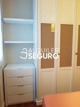 Schlafzimmer von Wohnung zur Miete in Bilbao  mit Heizung, Terrasse und Möbliert