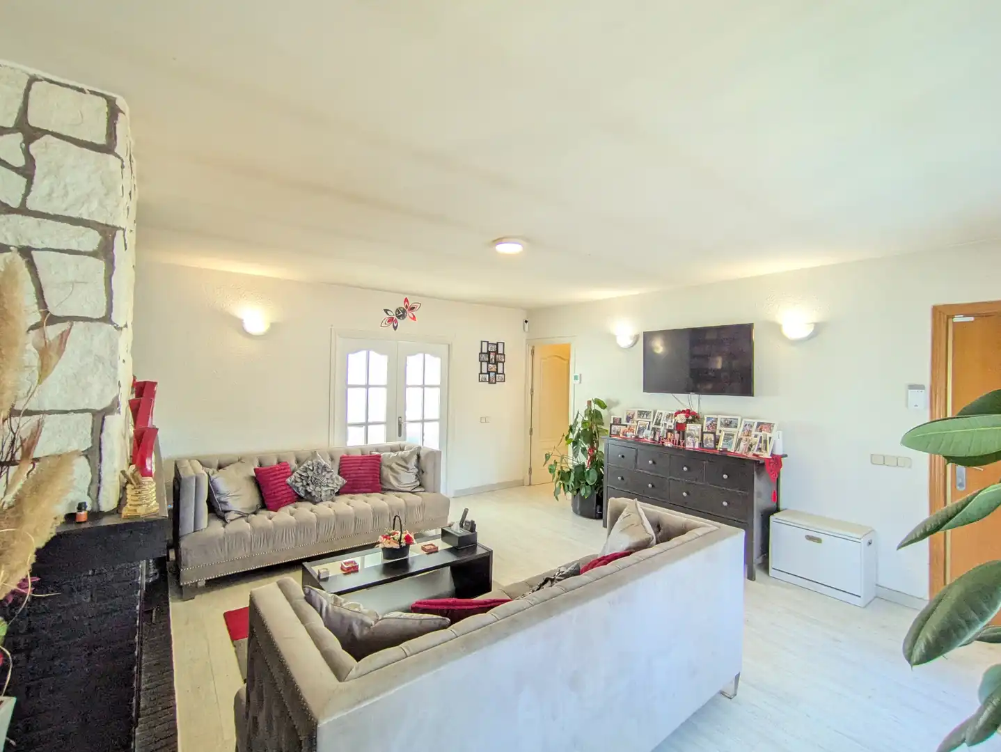 Sala d'estar de Casa o xalet en venda en Galapagar amb Aire condicionat, Calefacció i Jardí privat
