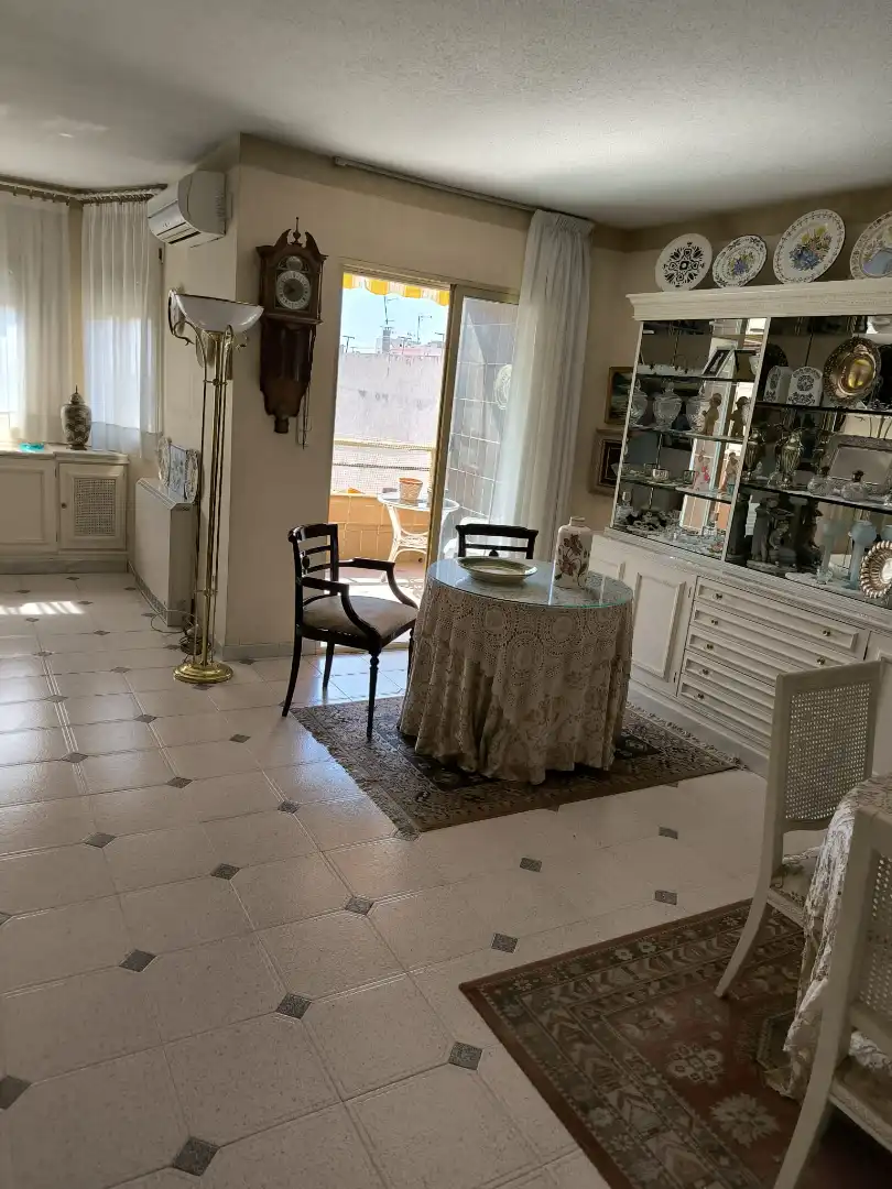 Appartamento con ascensore in vendita a Carrer d'Hernán Cortés, imagen 3