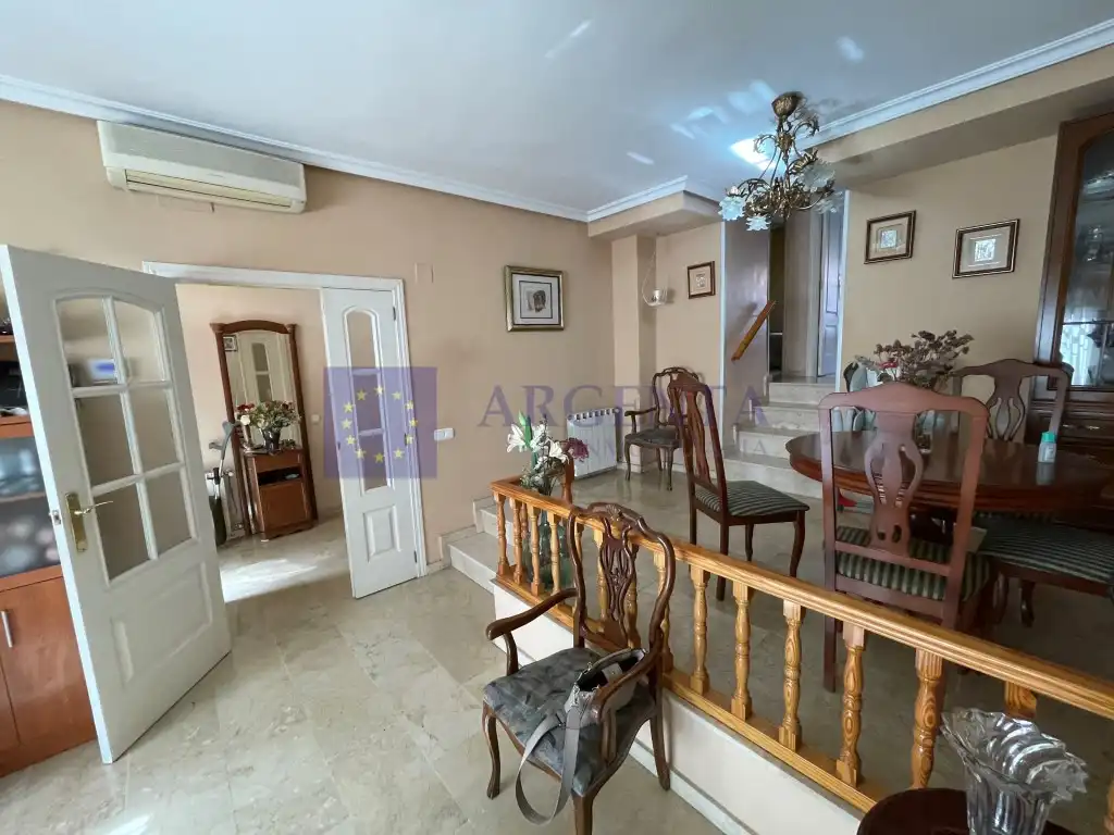 Einfamilien-Reihenhaus zum Verkauf in Calle La Habana, Nuevo Cáceres